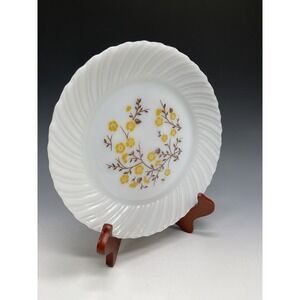 (1) Termocrisa Milk‎ Glass Floral 9" Plate Mexico Mid Century Retro